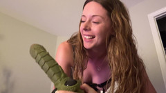 Nadia Foxx: Čtení Erotiky při šukání monstrózním ptákem!