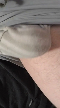 Novos vídeos deste pau monstro da modelo gostosa