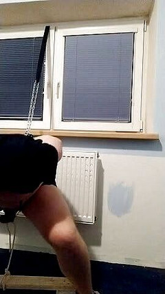 Slaveboy28: Prosící otrok byl potrestán za pokus dostat se z cudnosti
