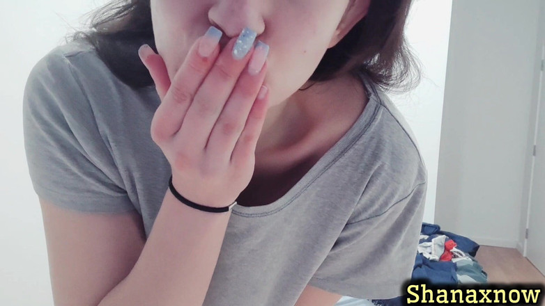 Shanaxnow: To je důvod, proč všichni lidé chtějí moje páchnoucí čůrací kundičky