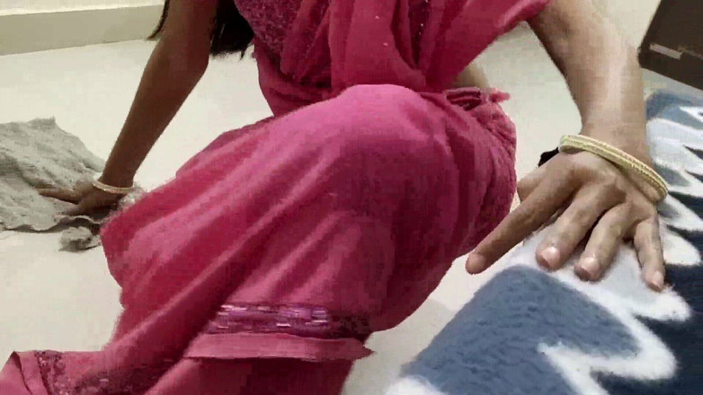 Saarabhabhi6: Bucătărie XXX, futai pe la spate cu soție sexy bengaleză -...