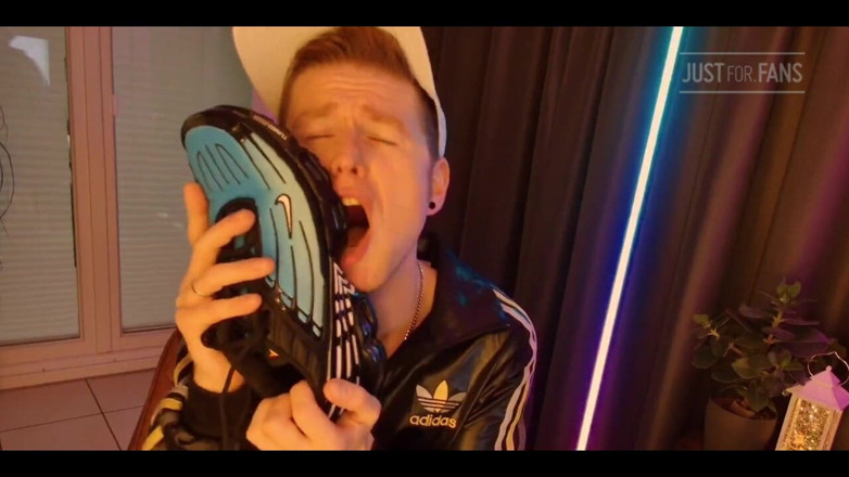 Roman Heart: Het is Sneaker Likin' Good