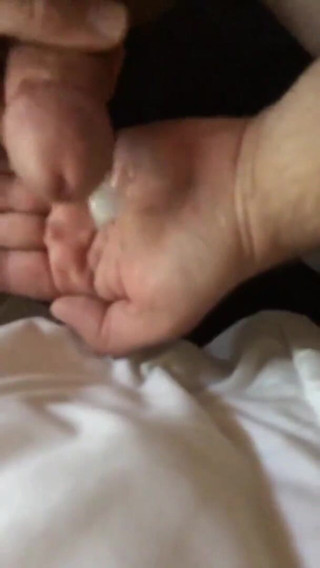 Kinky horny gay bois: Nur ein schwuler mann wichst sperma aus seinem penis