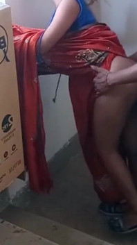 Quien va a la casa de Bhabhi, Bhabhi es follado por todos
