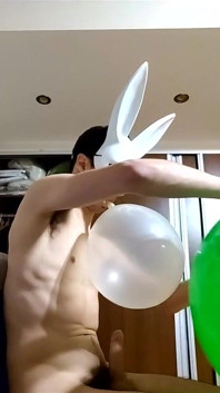 Bunny Looner Blowing up Big Balloons While Jerking off on Stream