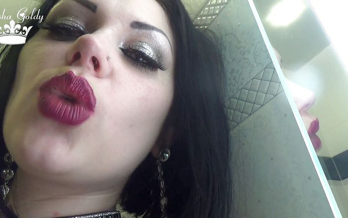 Goddess Misha Goldy: Küss meine riesigen lippen - und du wirst komplett meine sein