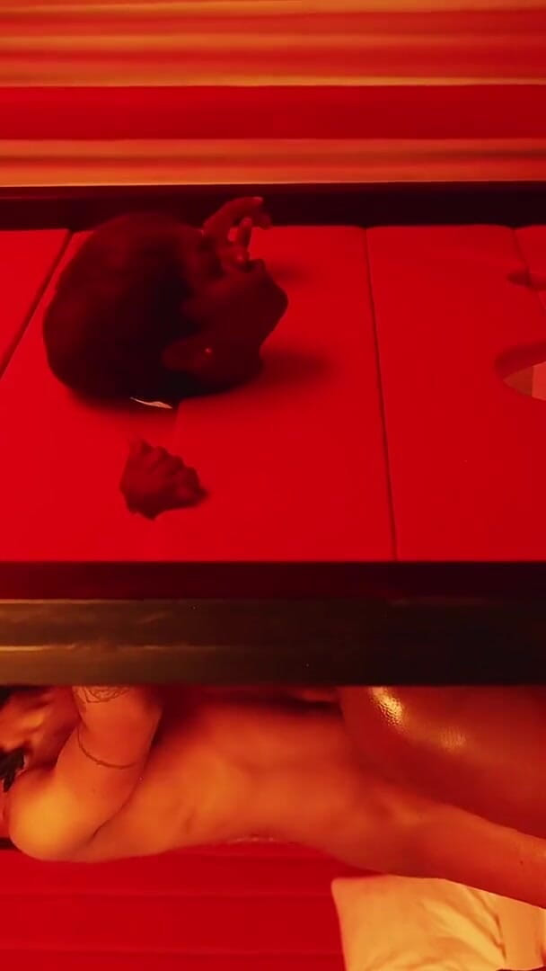 THEKENYANXXX: laal kamre ki mahaanta jaari hai, vah ab meri gulaam...