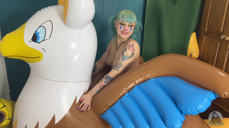 Alice Bean: Gigantische opblaasbare griffin