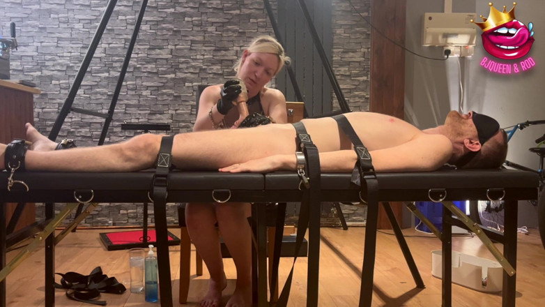 Mistress_BJQueen: Przywiązany do stołu bondage krawędzie i zrujnowany