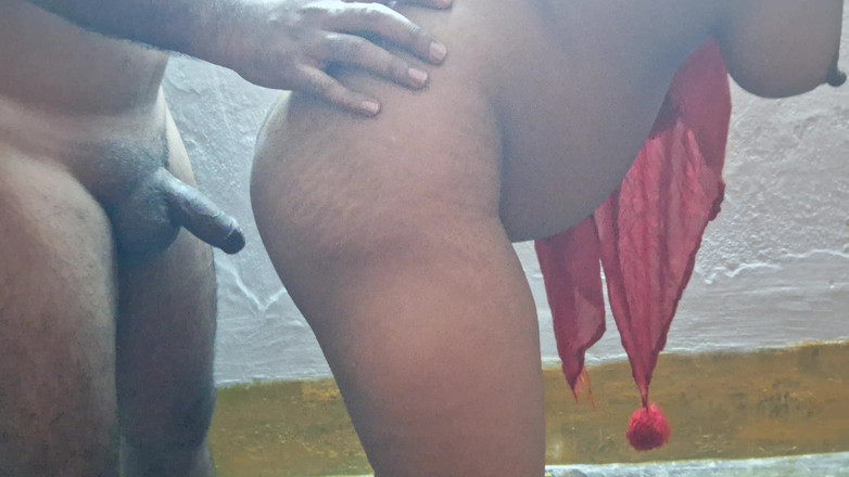 Busty Banuu: Ich habe die Freundin meiner Freundin bei ihr zu Hause...