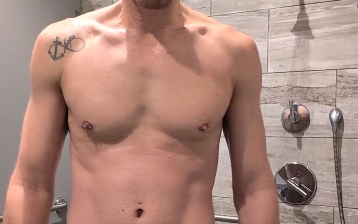 KingB8er: When Big Bro Gets Horny at the Gym
