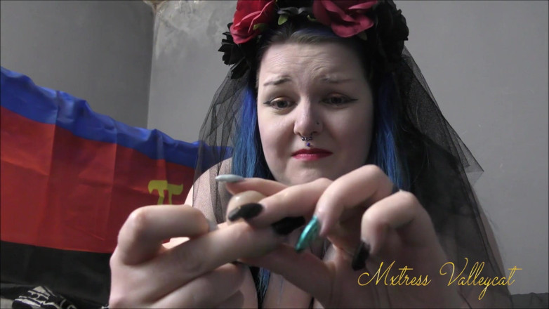 Mxtress Valleycat: Darling did your ding ding get smaller