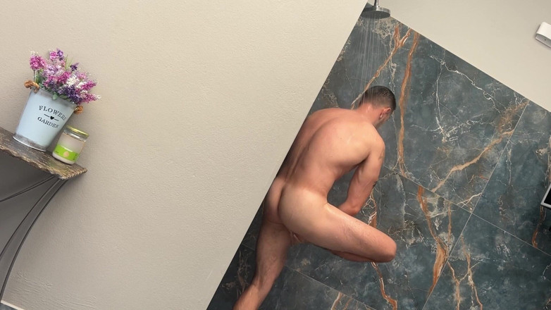 Lucas Neitan: My Wife's Best Friend Spied on Me in the Shower...