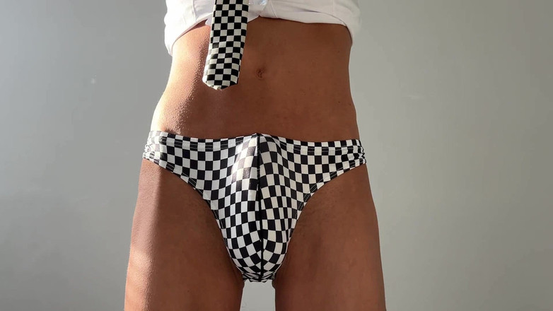 jacklongtv: Emoboy giật một con cặc to trong chiếc áo sơ mi...