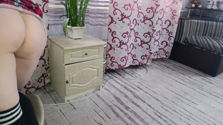 Irochka3008: Lezione di sesso da poltrona seducente con sperma sul viso...