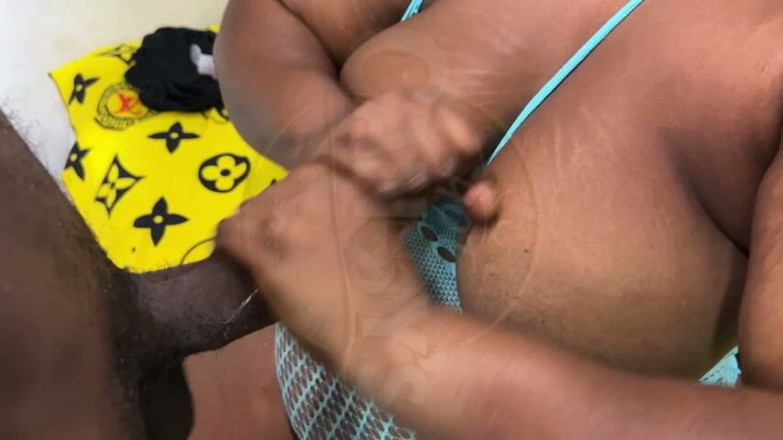 HottCandy: Göğüslerime boşalana kadar mastürbasyon