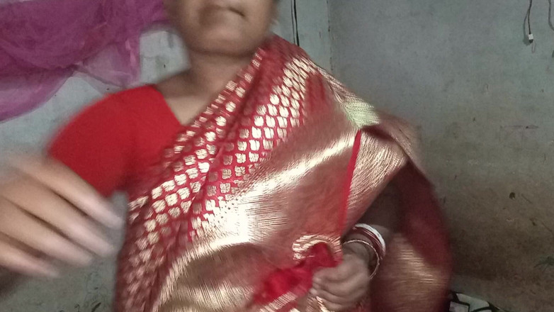 Mridulmadhu: 丈夫妻子完整的 dshi 性感视频