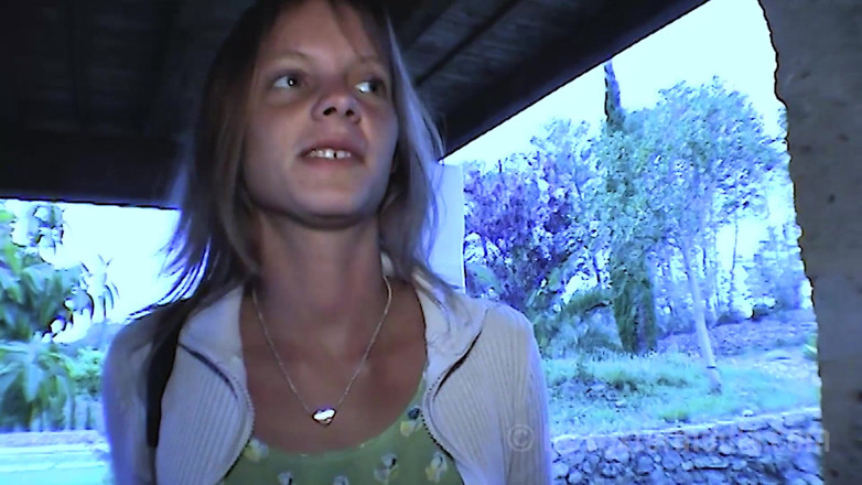 Petty by Sextermedia: 18-letnia nastolatka sikanie cipka tryska