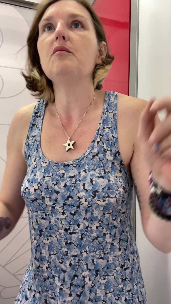 MistressWriggler: Beginnen, Sich an Einem Geburtstag Zu Strippen, Filmen Scheitern