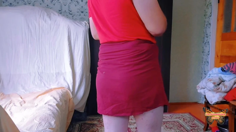 Kitty_Cross: 그녀의 방에서 핫한 섹시한 비디오를 만드는 것을 좋아하는 크로스드레서 Kitty 아마추어 십대 펨보이 모델