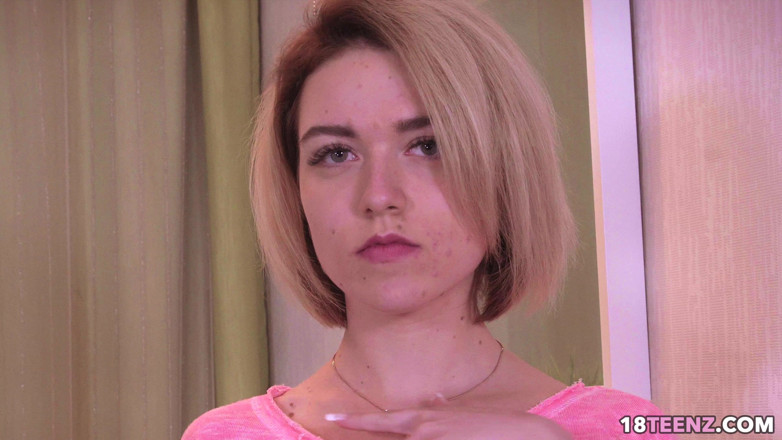 Venus Media - Teens: Une Blonde Se Fait Enculer Avec Un Jouet Sexuel Pour...