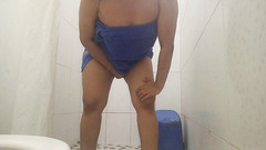PATY PATY: Ibu tiri nakal ini pengen masturbasi di kamar mandi setelah...