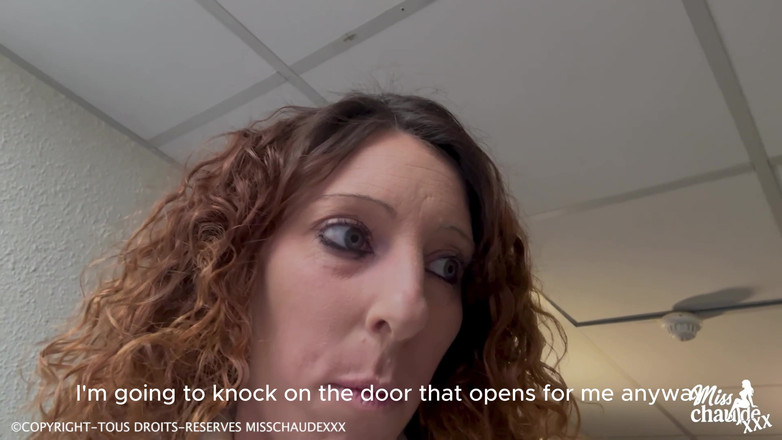 Misschaudexxx: Threesome keras, dua ayam jantan untuk pelacur Perancis