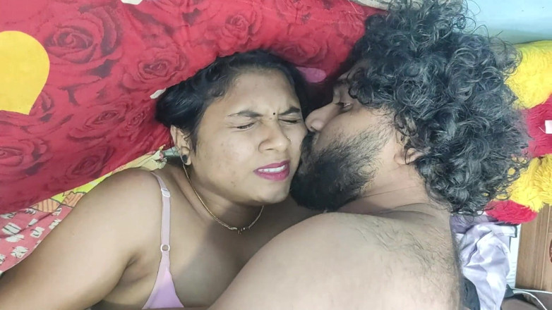 Vaigavarun45: Step Sister and Step Brother Hot Romance with Pussy Lick...