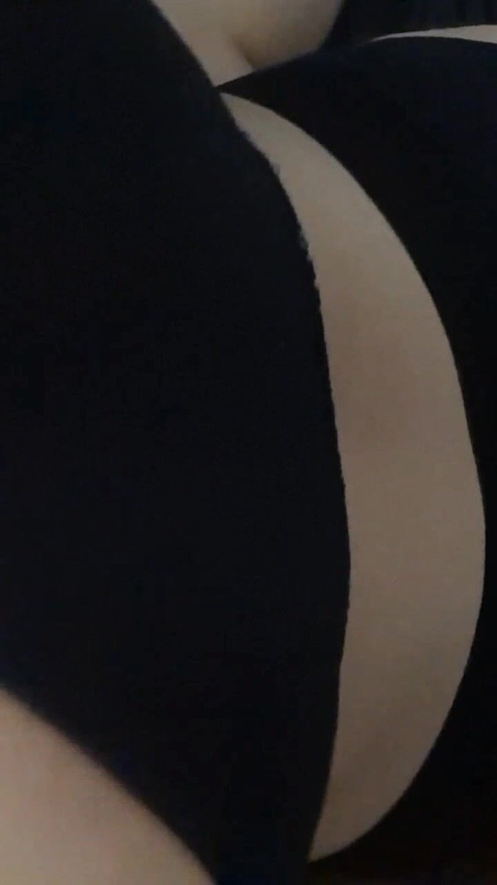 Mexicasero: Ben onu sikerken en iyi arkadaşımın lezzetli götü. Emzik