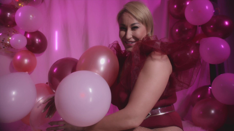 RyanKeely: 太い熟女とのバルーンの楽しみ - ライアン・キーリー