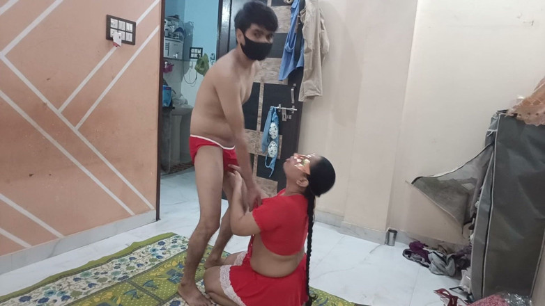 Sexgarl84: Aku dientot gaya doggy sama gadis hot india dengan gaun...