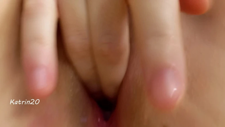 Katrin20: Close-up! Mucus Flows Out of the Pussy, a Real Orgasm
