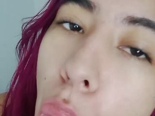 bitchsultry: Me encanta chupar mi juguete como si fuera una polla