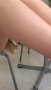 Fetiche por pés é exposto no trabalho e subordinada feminina é feita para ejacular repetidamente como uma escrava de pernas Vol. 2