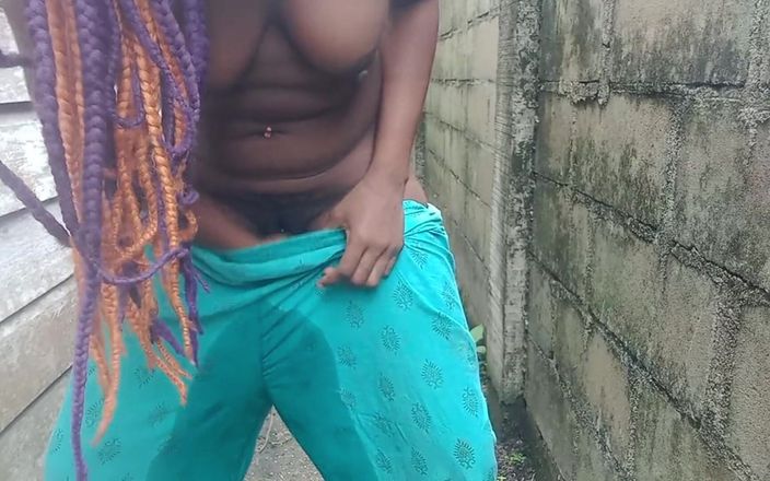 Super sexy ebony cuties: Mi sgrilletta la figa e squirta dappertutto sui pantaloni