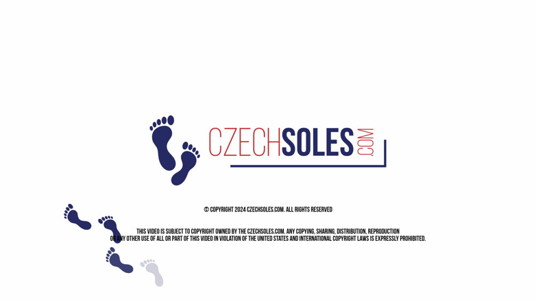 Czech Soles - foot fetish content: Kaki kotor di atas katil, sudut pandangan pertama