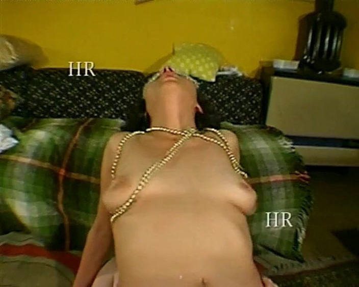 Hans Rolly: Nevydané amatérské porno s 90. léta v domácnosti # 7