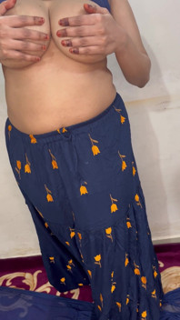 Indische bhabi mochte meinen schwanz und bat, sie zu ficken