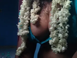 पहली रात भाग 2 - फूलों के साथ अत्यंत लंड चुसाई