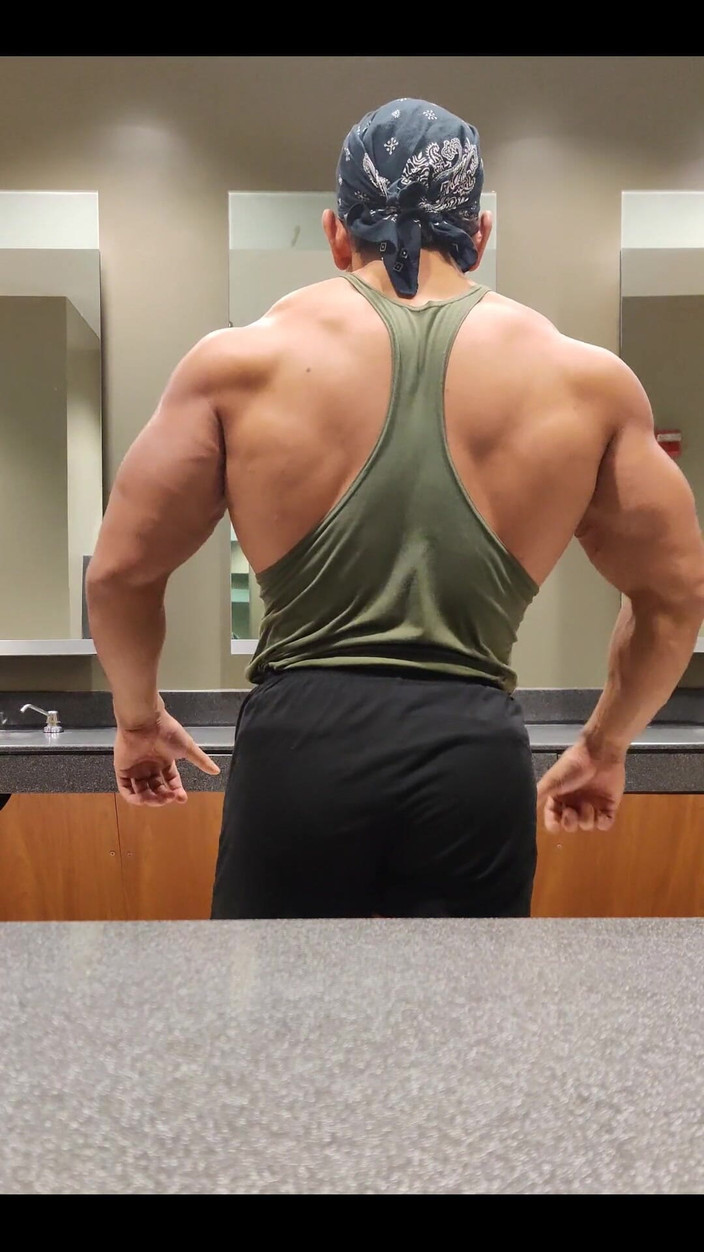 Benji Bastian: 只是我有的无数视频之一。