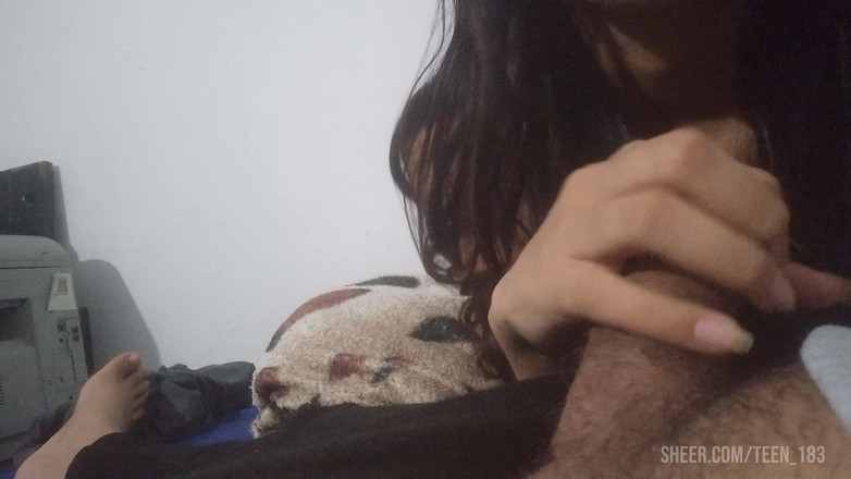 homemadeteen18: секс 18-річної школярки. Я намагаюся переконати її зайнятися домашнім анальним сексом. Вона чинить опір. Чувак. Натуральні цицьки.