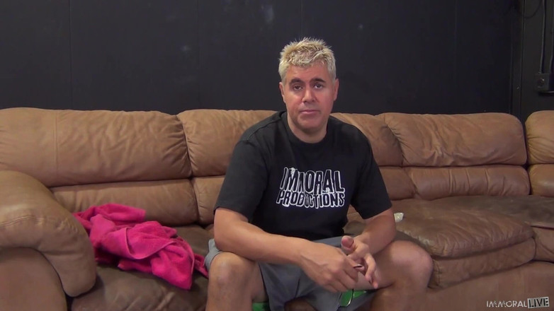 Immoral Live: Quando Ava Devine è in giro sai che un enorme cazzo...