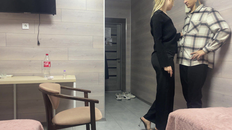 HotPrincessUA: Fêmea em controle seco hump por loira mulher de negócios...