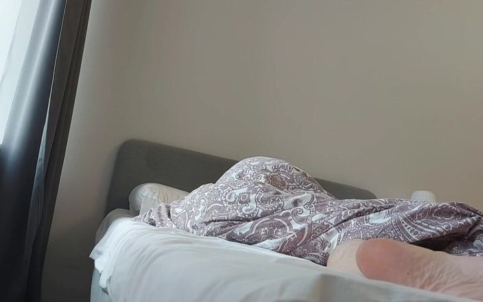 GinnaGg: Ik droomde over seks, over hoe ik een harig poesje...