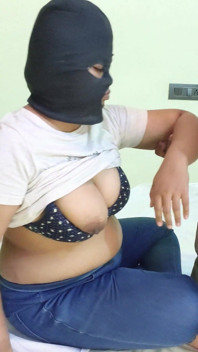 Sali, indiancă de 18 ani, futută de Jija ei cu o zi înainte de nunta ei