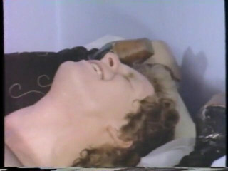 Old Good Porn: Armăsar primește pula tare suptă înainte de a fute blonde fierbinți...