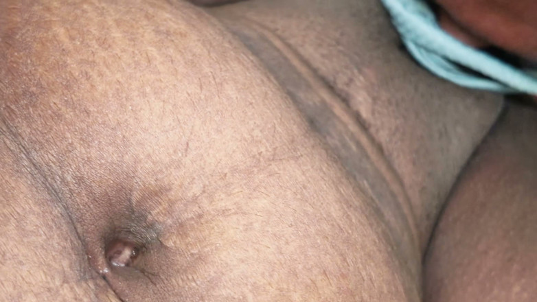 Tamilmalkova2: Un buco da vedere la sorella nel buco delle leggi