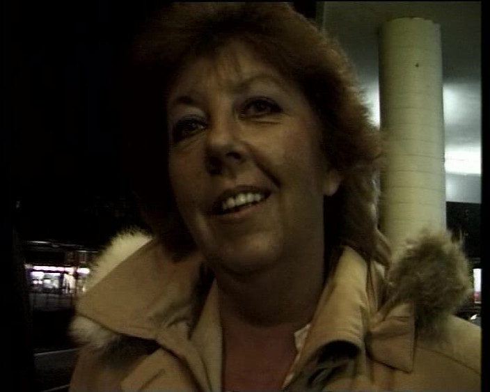 Deutscher hardcore: Zobacz, jak dojrzała dama z Niemiec bawi się swoim kochankiem...