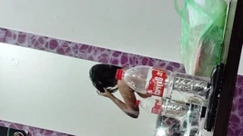 Si Dia berbogel di bawah tualanya.... Apa yang saya boleh lakukan