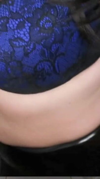 Șef sexy dominatoare cu tachinare cu instrucțiuni de masturbare de la stăpâna ta latino